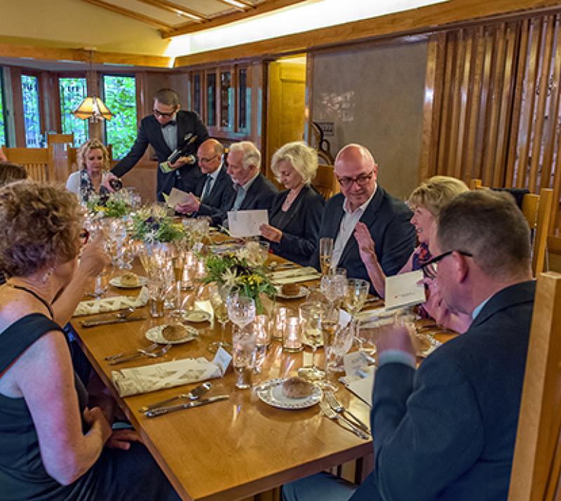 up2018_slideshow_heurtley_dinnerguests.jpg